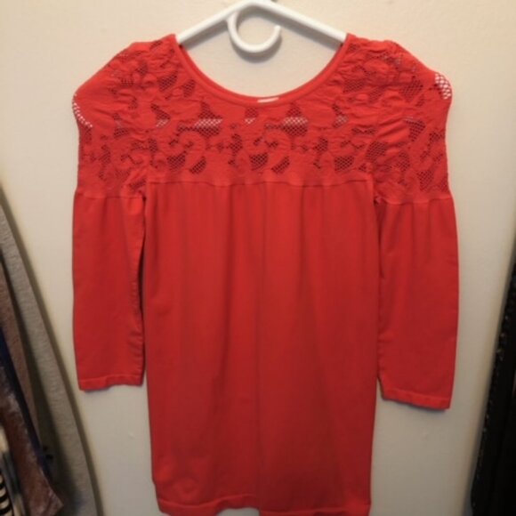 Tees By Tina Shrimp Colored Crochet Effect 3/4 Sleeve Top - Picture 1 of 3